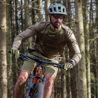 GENIUS BIKE SHORTS for men olive/black